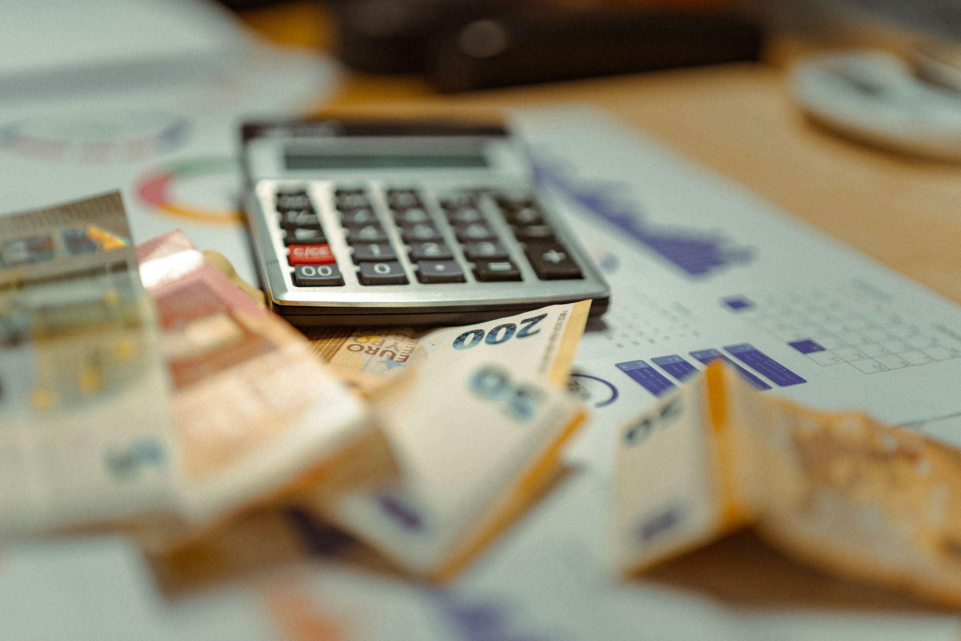 Multi-Tenant SaaS Observability & FinOps: Metering, SLOs, and Cost Allocation
